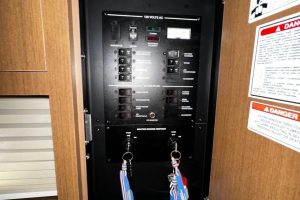 2013-sea-ray-sundancer-310-power-10231840-20260625091204755-34