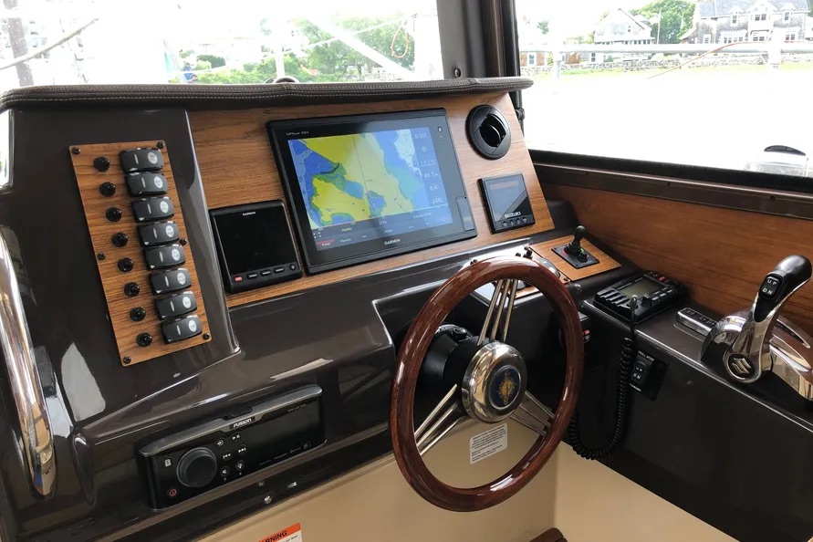 2021-ranger-tugs-r-27-power-10145383-20260410055621431-7